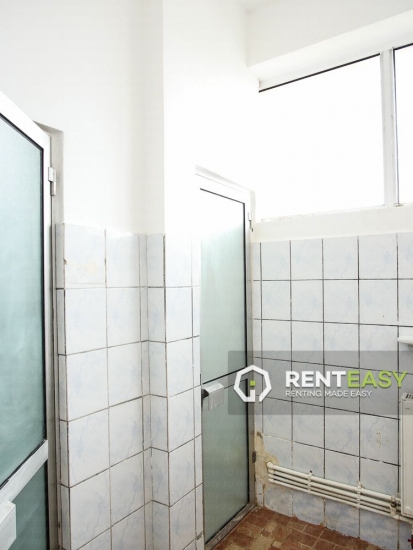 Spatiu comercial 160 mp de inchirait in Podul de Fier