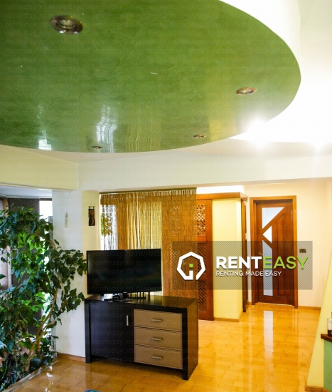 Vila cu 9 camere de inchiriat situata in zona Pacurari - Fundatie 