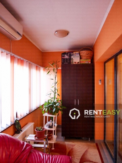 Apartament cu 2 camere de vanzare in zona Podul de Fier