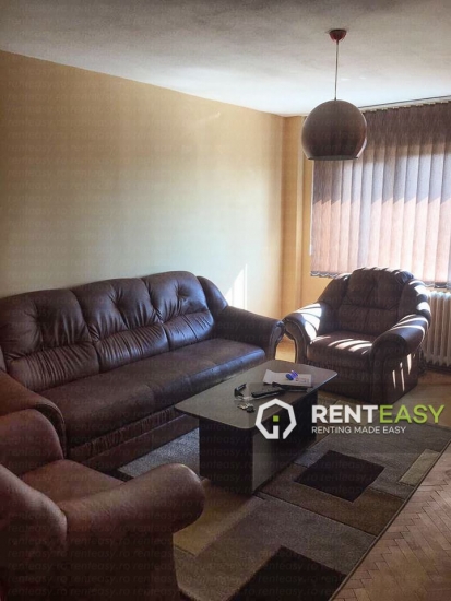 Apartament decomandat cu 3 camere de vanzare pe Independentei