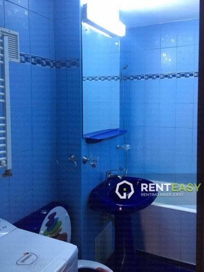 Apartament decomandat cu 3 camere de vanzare pe Independentei