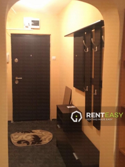 Apartament decomandat cu 3 camere de vanzare pe Independentei