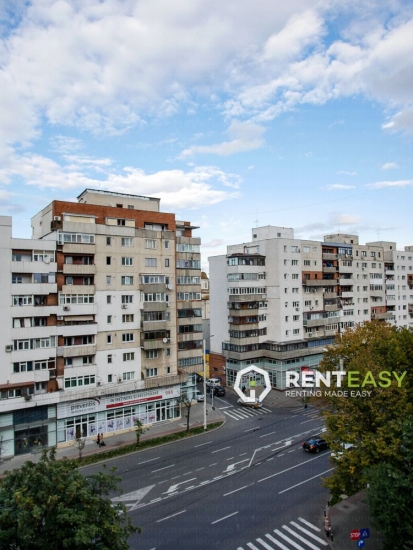 Apartament cu 3 camere de vanzare pe Independentei - ideal pentru investitie