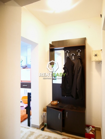 Casa 5 camere de vanzare in zona Sararie