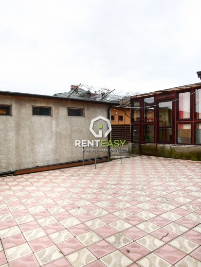 Casa 5 camere de vanzare in zona Sararie