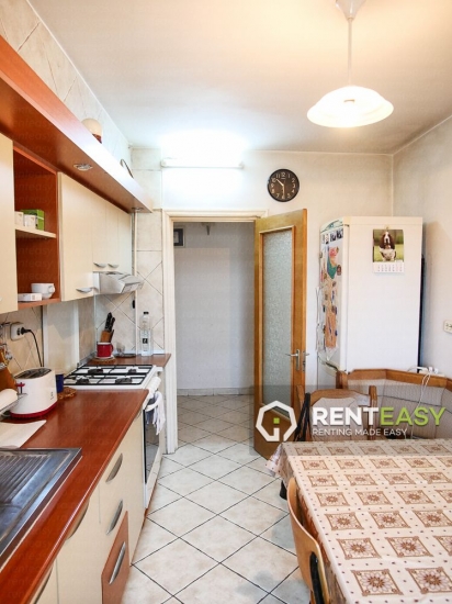 Apartament decomandat cu 4 Camere de Vanzare Ultracentral