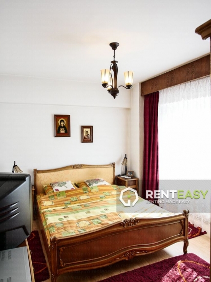 Apartament decomandat cu 4 Camere de Vanzare Ultracentral