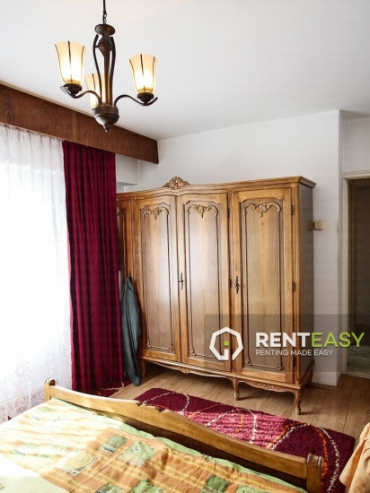 Apartament decomandat cu 4 Camere de Vanzare Ultracentral