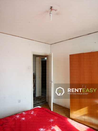 Apartament decomandat cu 3 camere de vanzare in zona Podul de Piatra