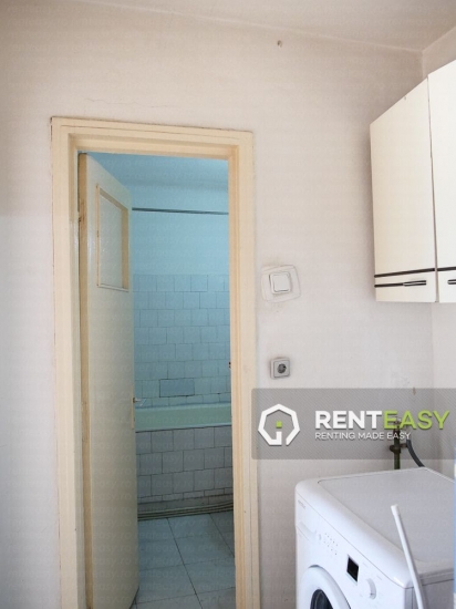 Apartament decomandat cu 3 camere de vanzare in zona Podul de Piatra