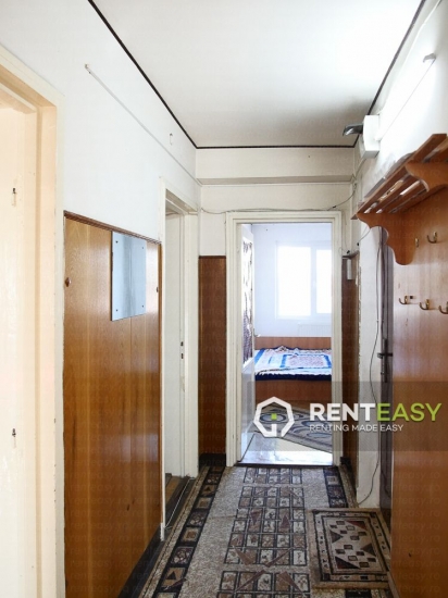 Apartament decomandat cu 3 camere de vanzare in zona Podul de Piatra
