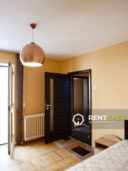 Apartament cu 3 camere pentru vanzare pe Independentei - UMF
