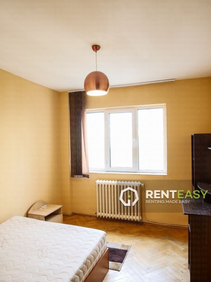 Apartament cu 3 camere pentru vanzare pe Independentei - UMF