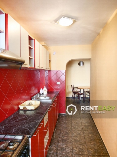 Apartament cu 3 camere pentru vanzare pe Independentei - UMF