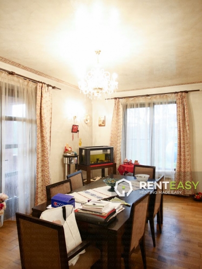 Vila 6 camere de vanzare in zona Barnova