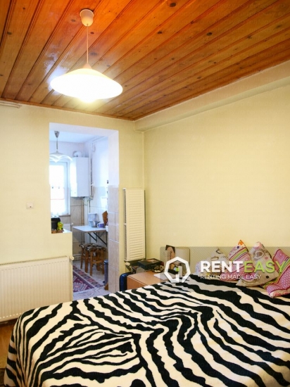 Corp de casa 2 camere de vanzare in Podul de FIer