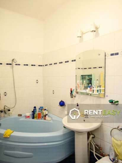Casa cu 7 camere de vanzare in zona Centru - A Panu