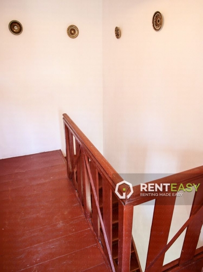 Casa cu 7 camere de vanzare in zona Centru - A Panu