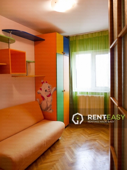 Apartament cu 3 camere in Podul de Fier de vanzare