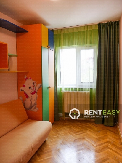 Apartament cu 3 camere in Podul de Fier de vanzare