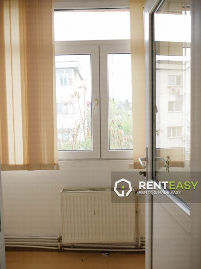 Apartament cu 3 camere in Podul de Fier de vanzare