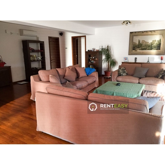 Vila 6 camere de vanzare in Bucium