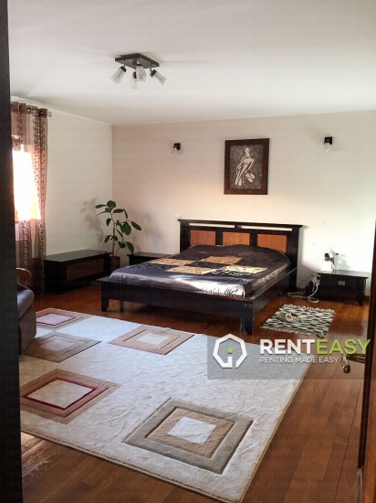 Vila 6 camere de vanzare in Bucium