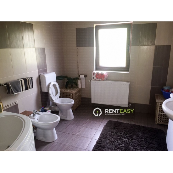 Vila 6 camere de vanzare in Bucium