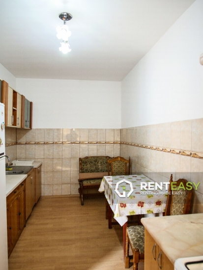 Casa cu 2 camere de vanzare in spatele Mitropoliei