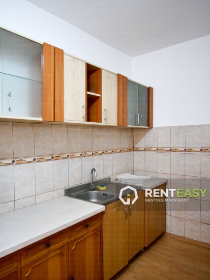 Casa cu 2 camere de vanzare in spatele Mitropoliei
