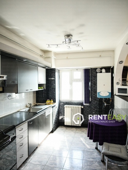 Apartament cu 3 camere de vanzare in zona Hala Centrala