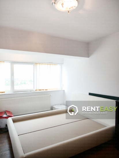 Apartament cu 4 camere de vanzare in zona Centru - Podul de Fier