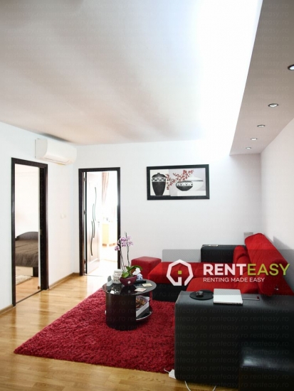 Apartament cu 3 camere de vanzare in zona Podul de Piatra