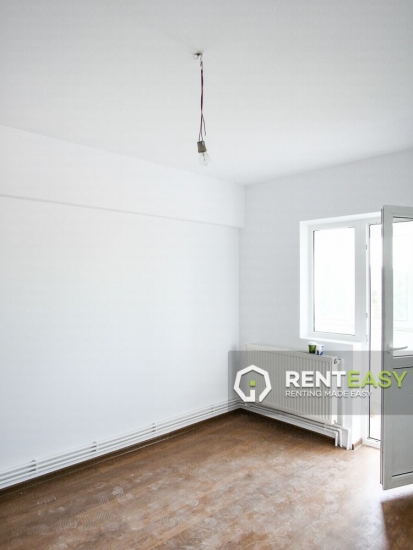 Apartament cu 3 camere de vanzare in Podul de Fier