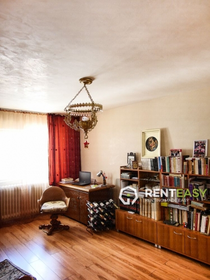 Apartament cu 2 camere de vanzare in Centru - Podul de Fier
