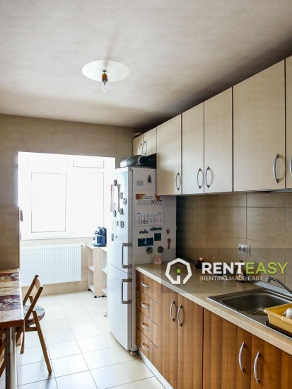 Apartament cu 2 camere de vanzare in Centru - Podul de Fier