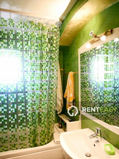 Apartament cu 2 camere de vanzare in Centru - Podul de Fier
