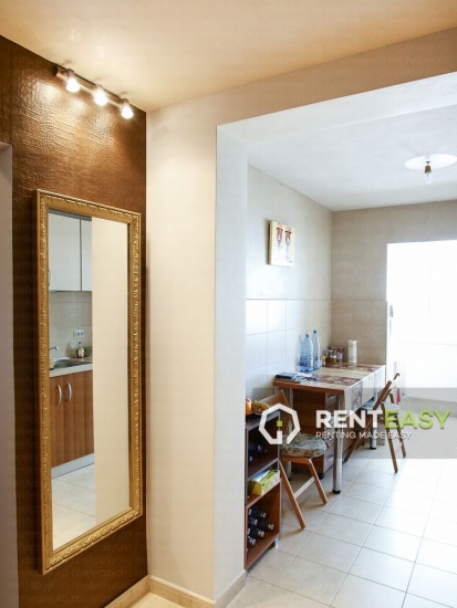 Apartament cu 2 camere de vanzare in Centru - Podul de Fier