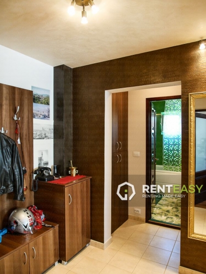 Apartament cu 2 camere de vanzare in Centru - Podul de Fier