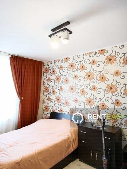 Apartament cu 3 camere de vanzare pe Stefan cel Mare