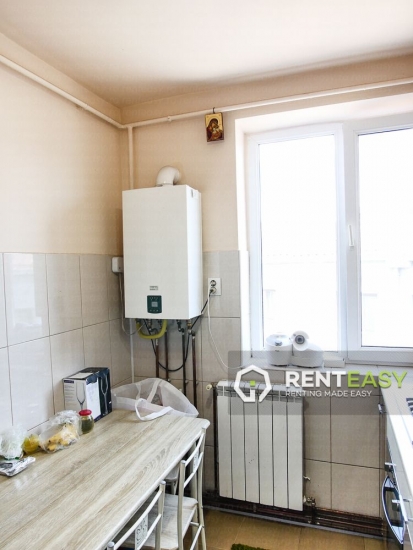 Apartament cu 3 camere de vanzare pe Stefan cel Mare