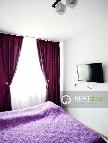 Apartament cu 3 camere de vanzare pe Stefan cel Mare