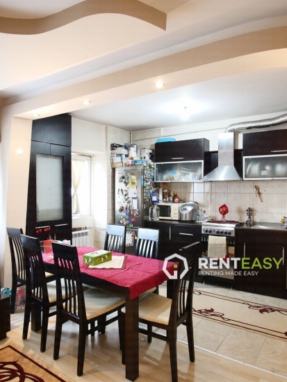 Apartament cu 3 camere de vanzare in zona Gara - McDonalds