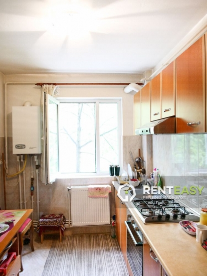 Apartament cu 3 camere de vanzare in Cantemir