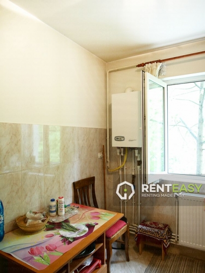 Apartament cu 3 camere de vanzare in Cantemir