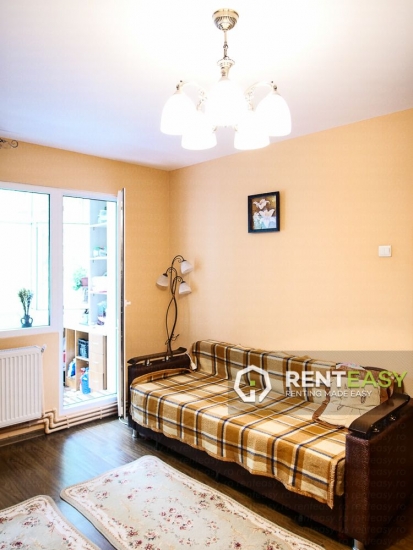 Apartament cu 3 camere de vanzare in Cantemir