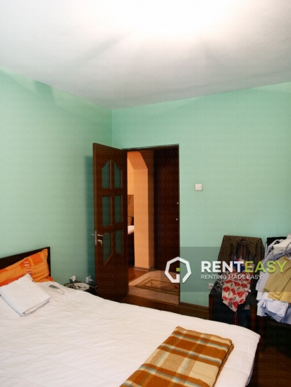 Apartament cu 3 camere de vanzare in Cantemir