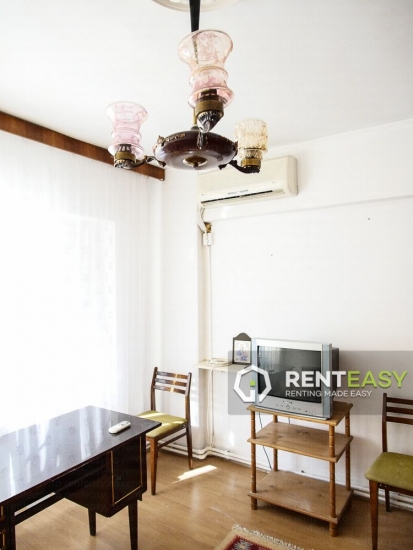 Apartament cu 3 camere de vaznare in zona Centru - Moldova