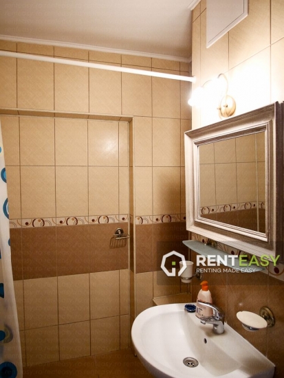Apartament cu 3 camere de vaznare in zona Centru - Moldova