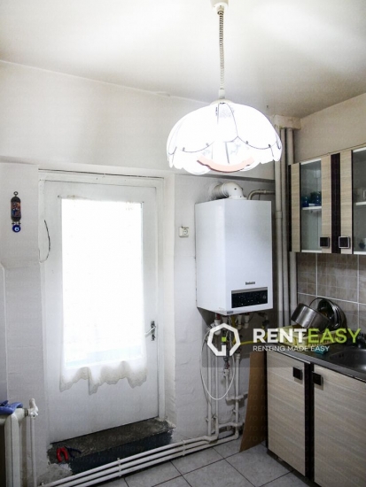 Apartament cu 3 camere de vaznare in zona Centru - Moldova